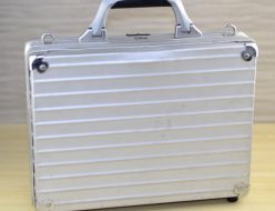 RIMOWA リモワ トパーズ　アタッシュケース買取りました！ 90609、傷だらけ・壊れていても買取いたします！